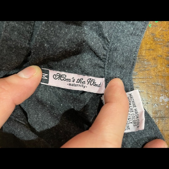 Moms the word maternity top NWOT - Picture 4 of 4